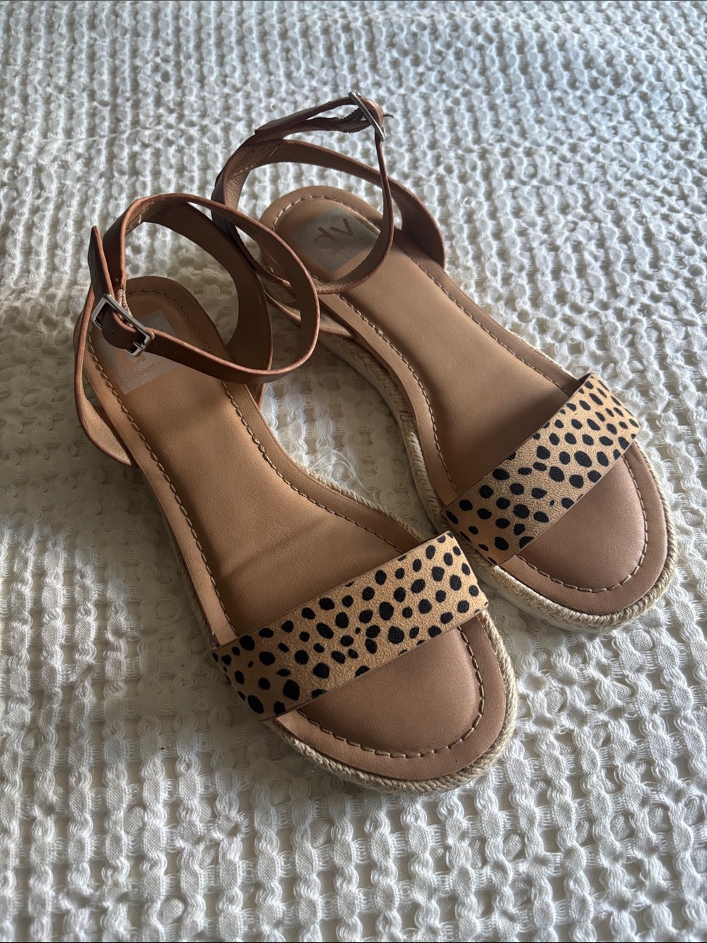 Dolce Vita Oskar Sandals Leopard Print & Chestnut Brown Strap Sz 7.5